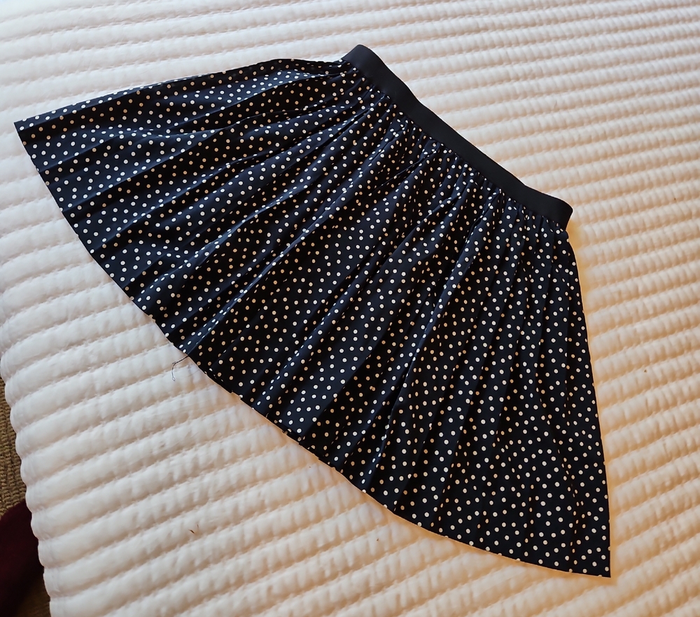 H&M Black and White Pleated Midi Skirt